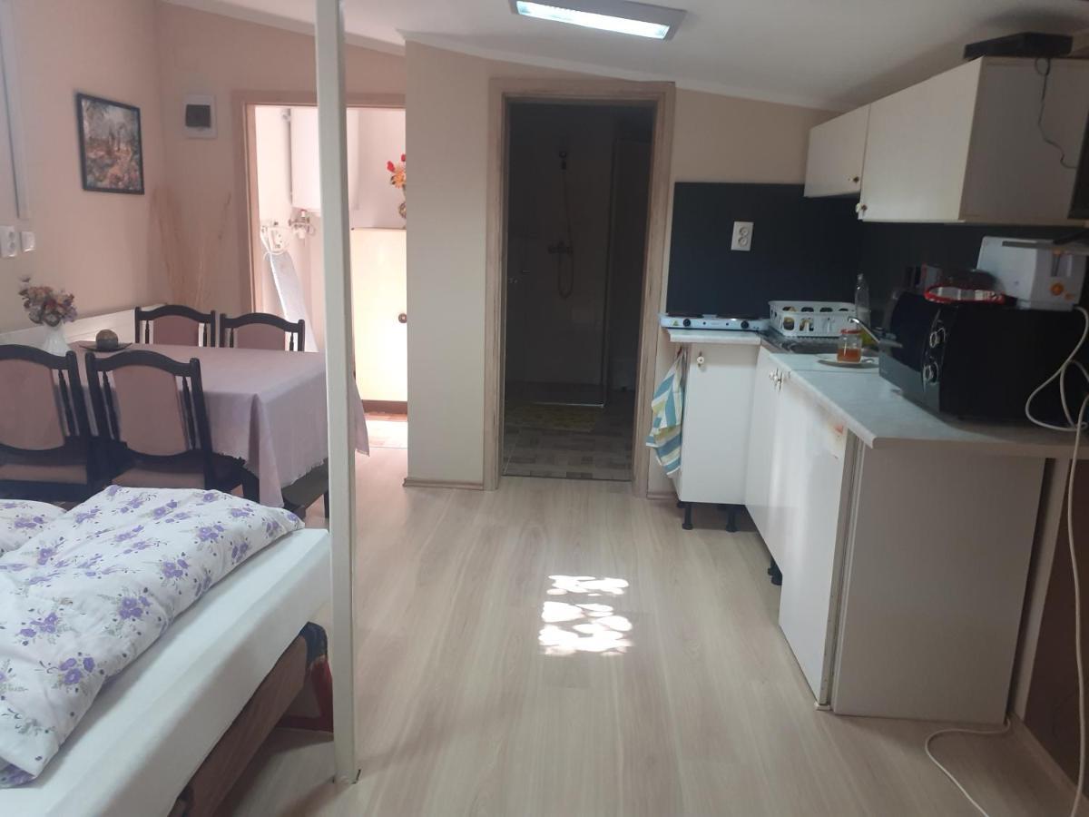 Csilla Apartman Balogunyom Exterior foto
