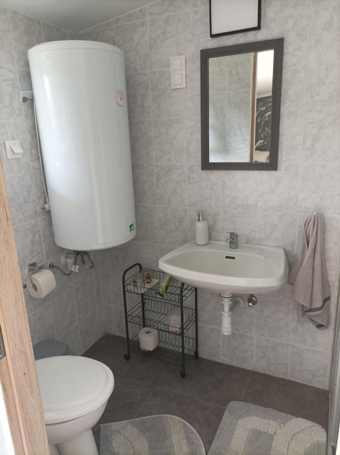 Csilla Apartman Balogunyom Exterior foto